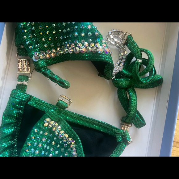 Competition bikini - Picture 4 of 10